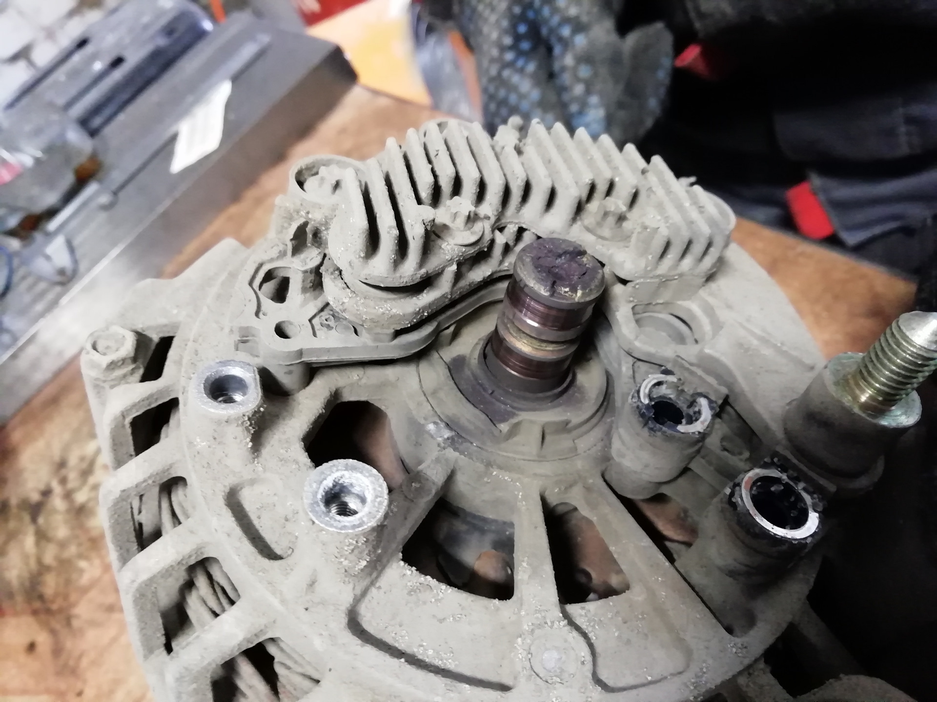 23. Загорелась лампочка АКБ, переборка генератора Valeo — Volkswagen ...