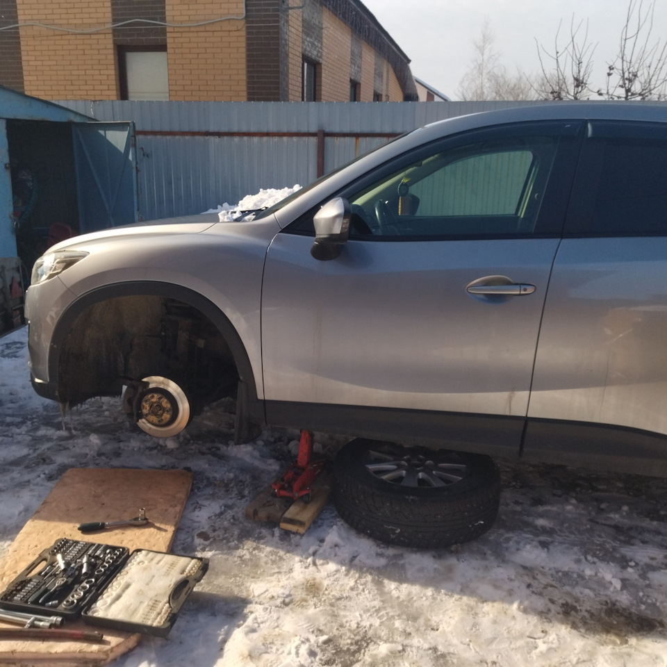 Замена передней ступицы СХ-5 — Mazda CX-5 (1G), 2 л, 2013 года | своими ...