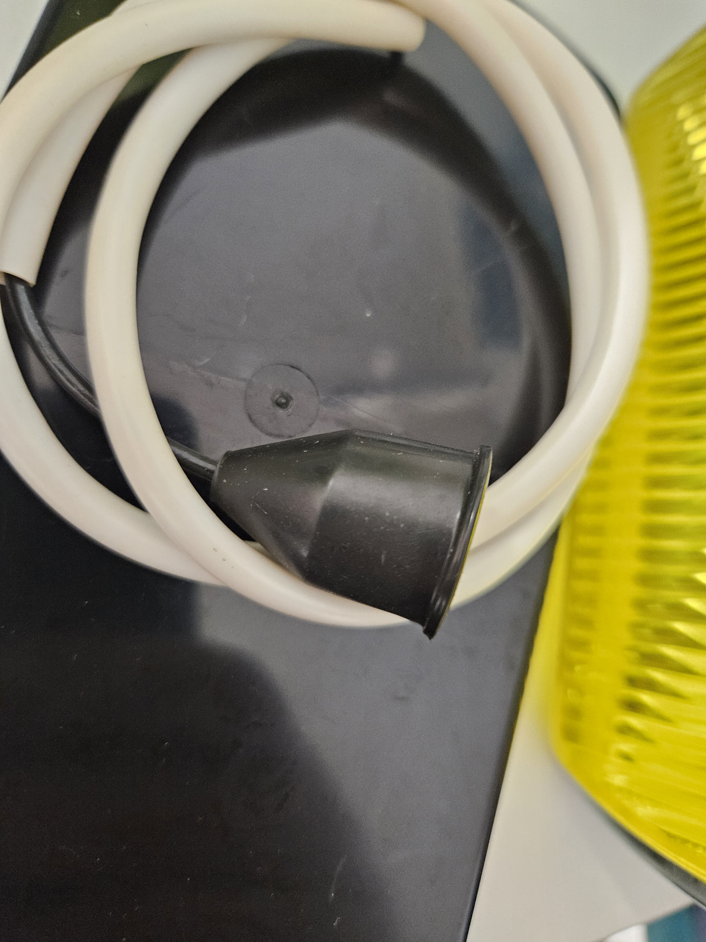 Жёлтые противотуманки (про запас) — ГАЗ 31029, 2,4 л, 1996 года ...