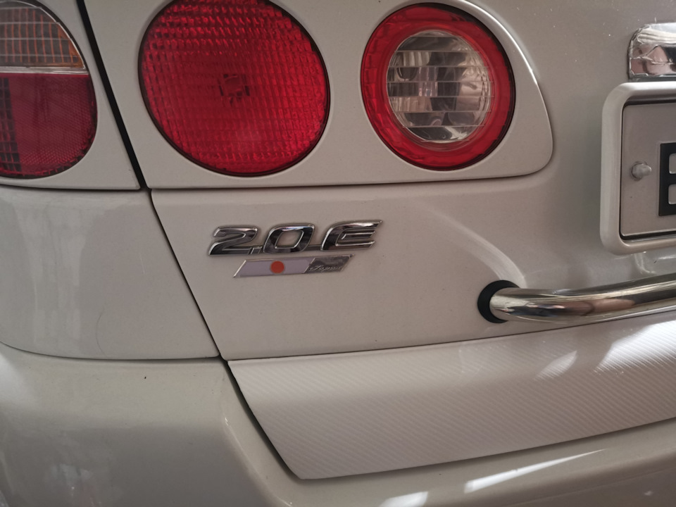 Оклейка молдинга задней двери пленкой под карбон. — Toyota Caldina (210 ...