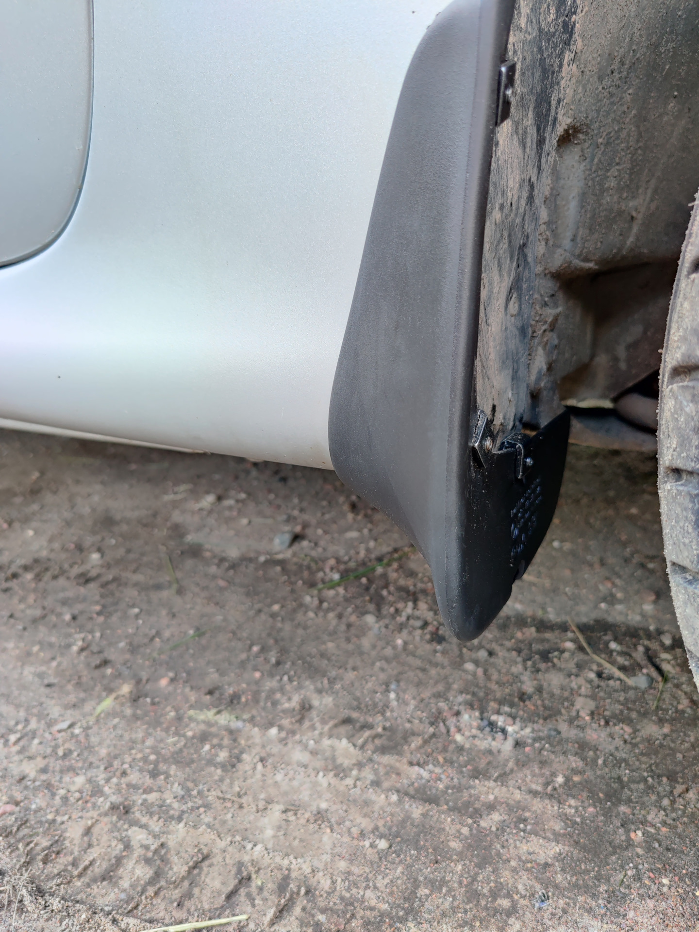 Вы как хотите, но без Оригинальных Брызговиков это не езда)) — Renault ...