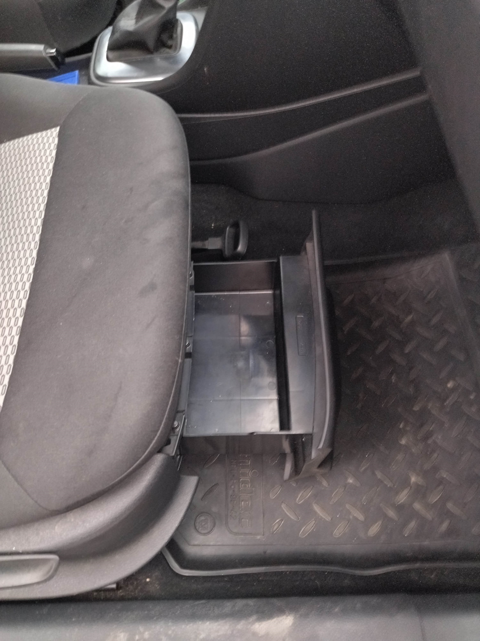 Передние сиденья поло седан — Volkswagen Polo Sedan, 1,6 л, 2011 года ...