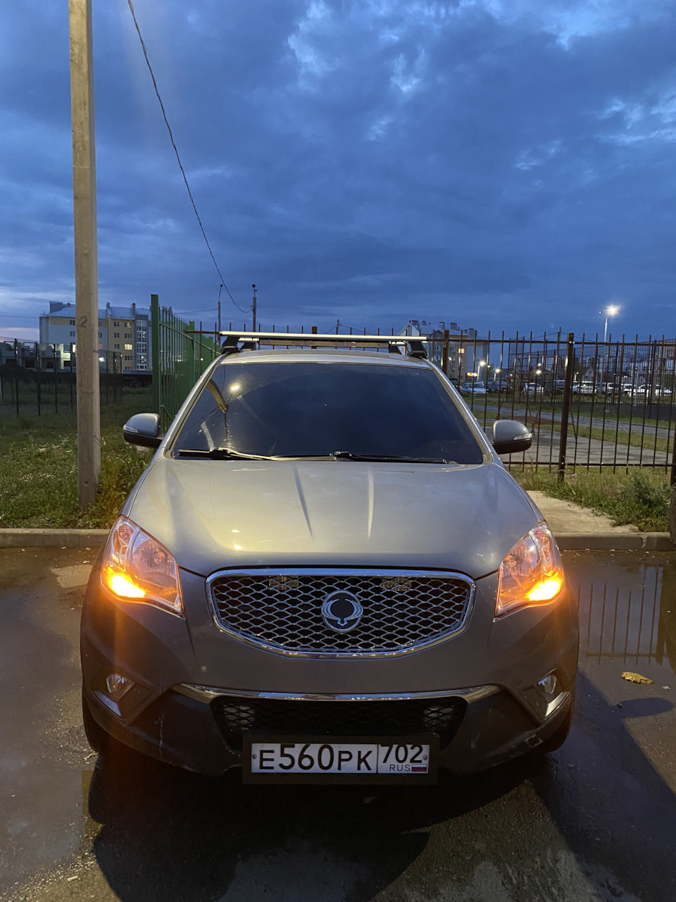 Габаритные огни в ночное время — SsangYong Actyon (2G), 2 л, 2012 года ...