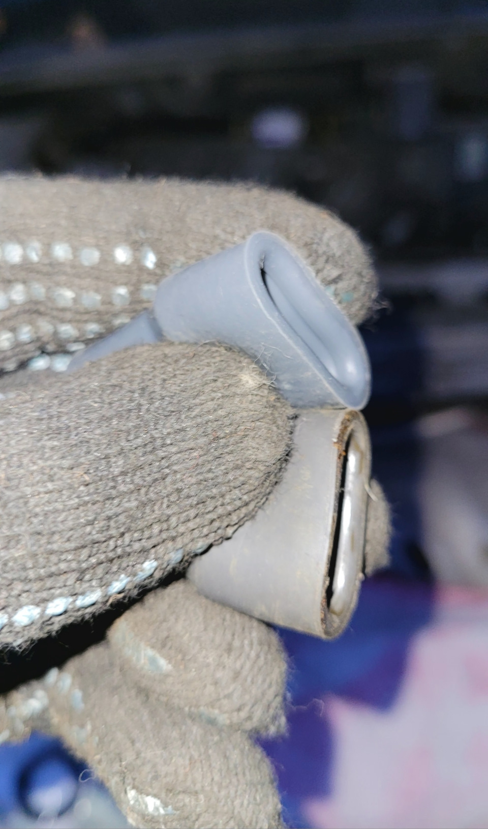 по виду силиконовые — Toyota RAV4 (III)