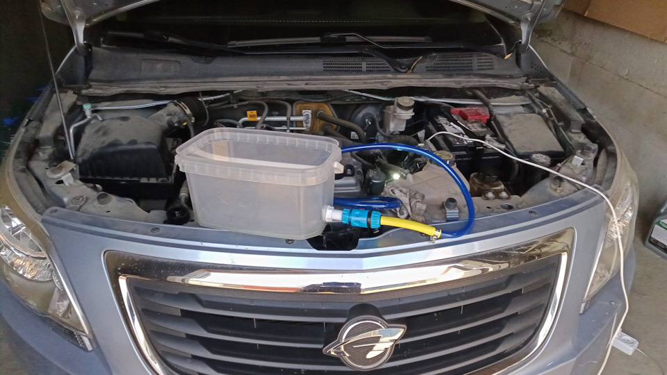 Заливная емкость — Ravon R4