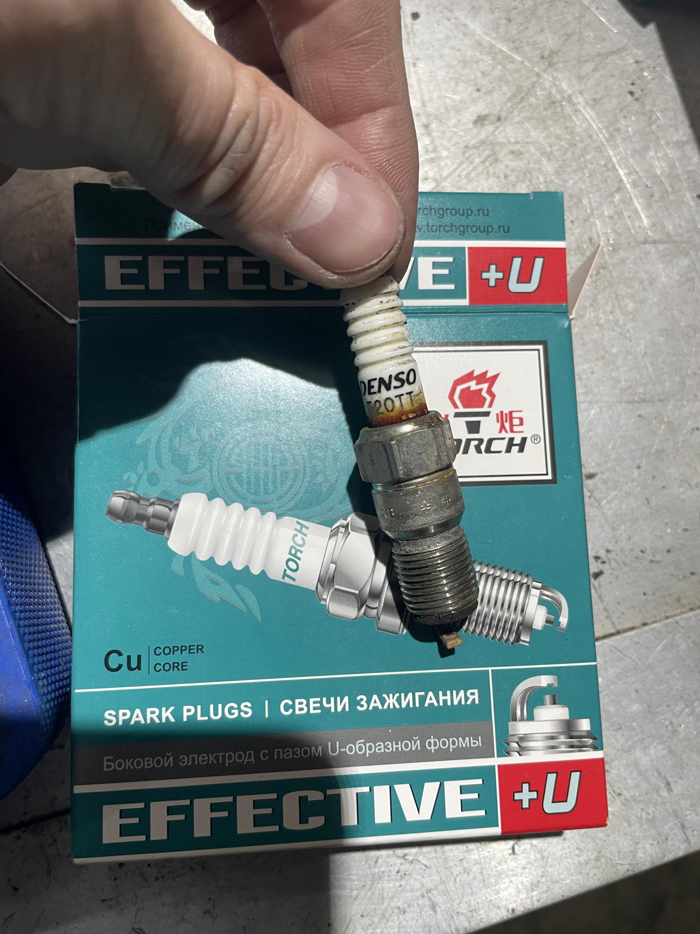 Замена свечей, форсунок омывателя и сетка в бампер — Ford Mondeo IV, 2 ...