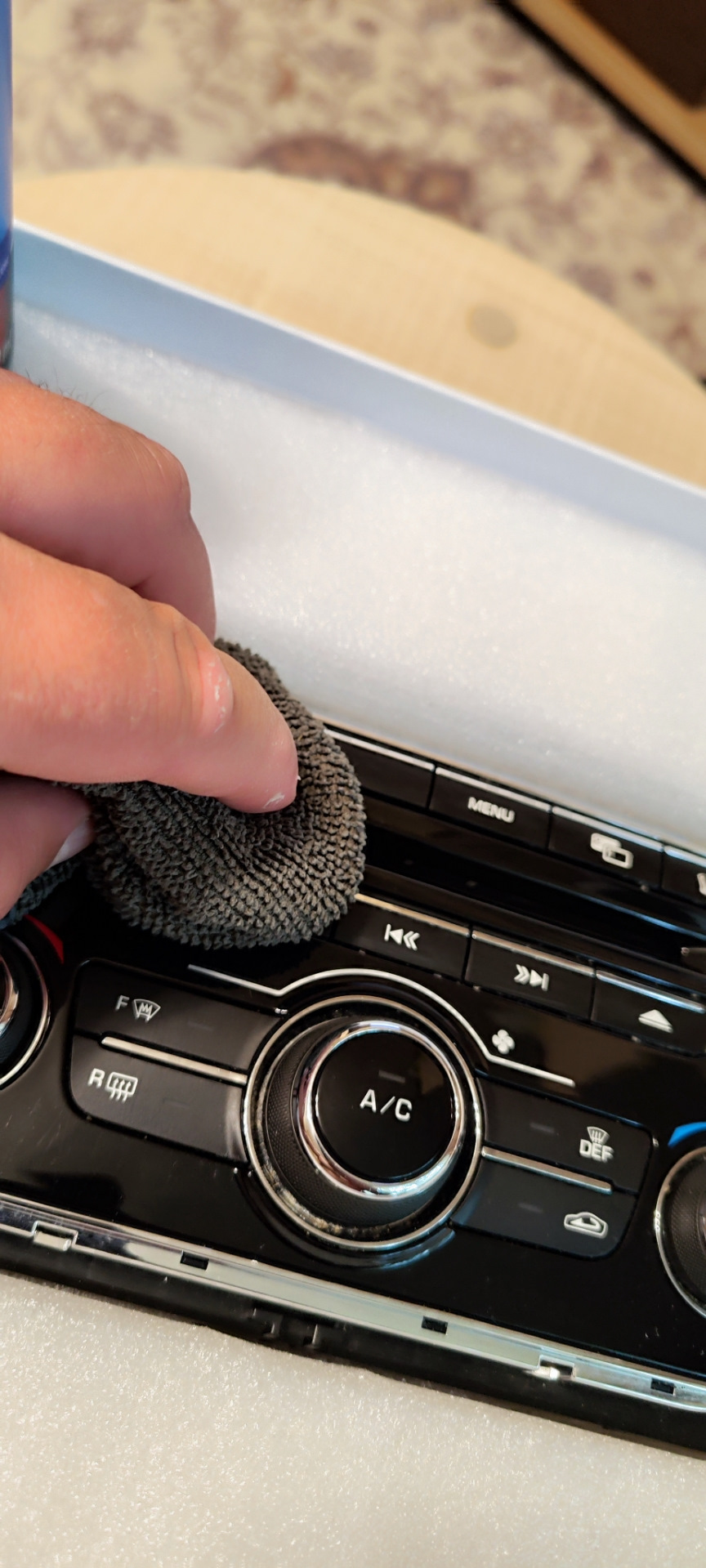 Очистка кнопок Jaguar XJ 351 от софт-тач покрытия (народные рецепты ...