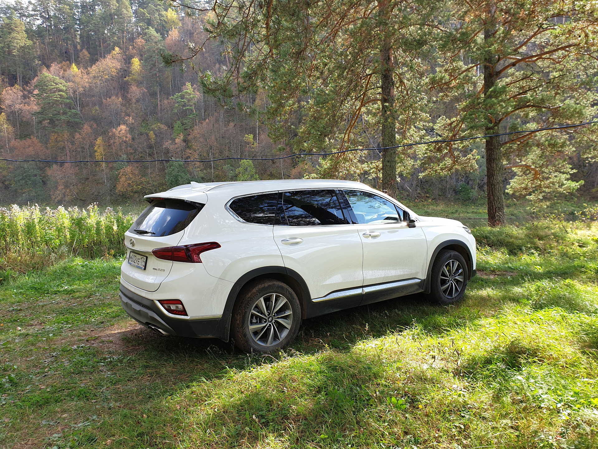 Белый санта фе. Hyundai Santa Fe 2019 белый. Санта Фе 2019 белый. Хендай Санта Фе 2020 белый. Хендай Санта Фе 2019 белый.
