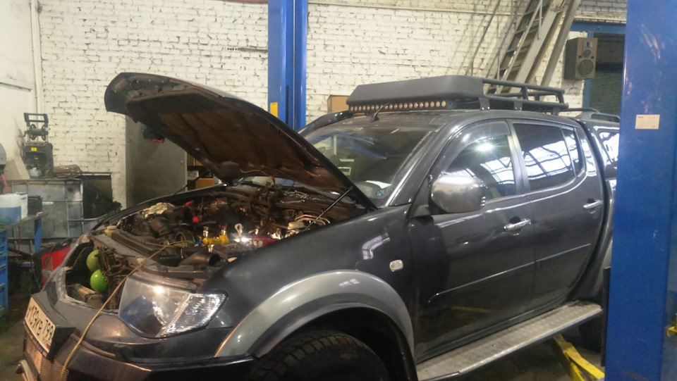 Опять в двигателе посторонний звук — Mitsubishi L200 (4G), 2,5 л, 2013 ...