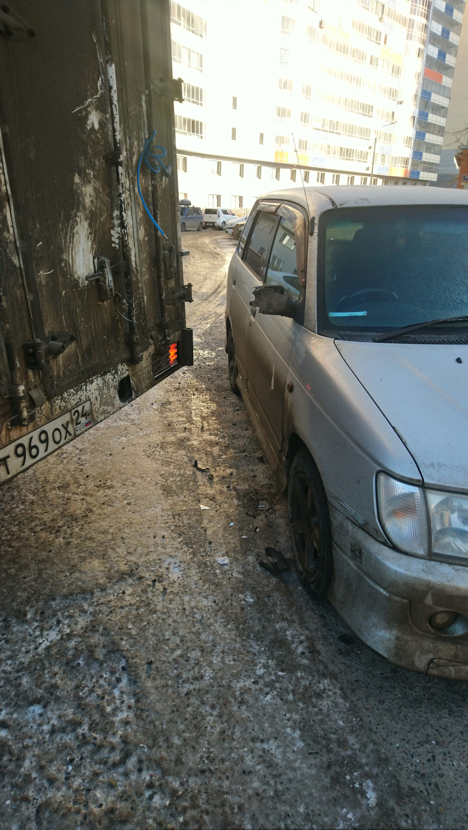 Задели во дворе и уехали