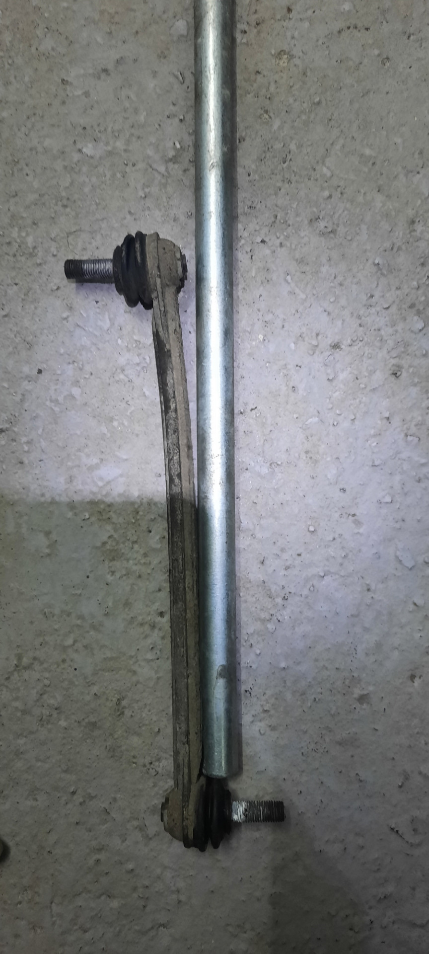 Замена тяг стабилизатора — Renault Grand Scenic IV, 1,5 л, 2017 года ...