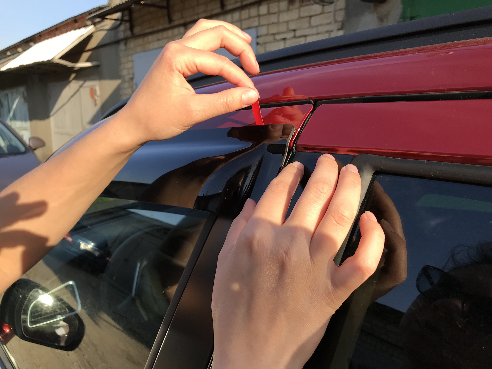 Как установить дефлекторы автомобиля