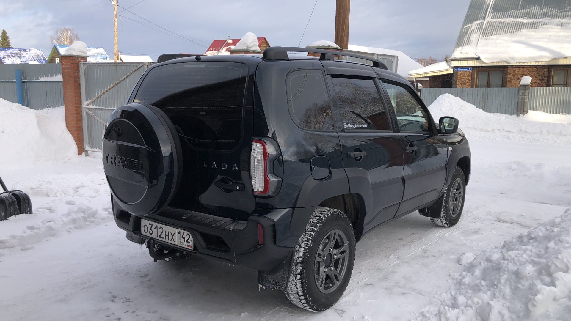 Lada Niva Travel 1.7 бензиновый 2023 | Зеленый Кроко 🐊 на DRIVE2