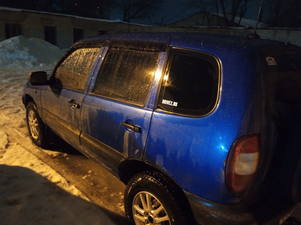 Наклейка Drive 2 и не только — Chevrolet Niva, 1,7 л, 2006 года ...