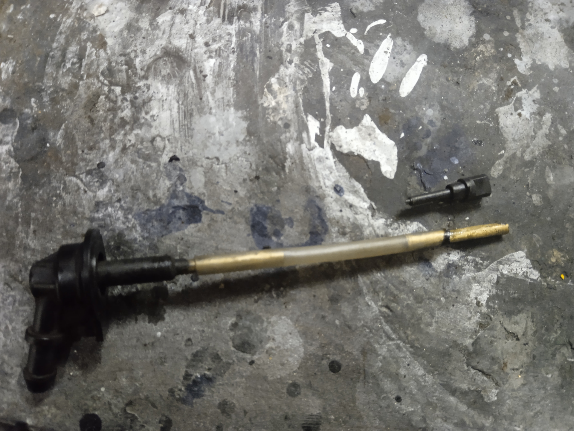 Ремонт омывателя заднего стеклоочистителя — Audi A6 Avant (C5), 2,8 л ...