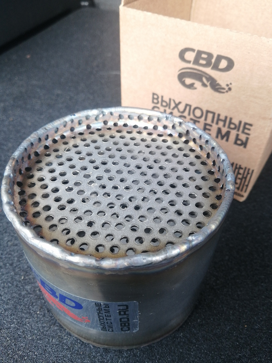 CBD513.004 — Nissan Note (2G). Запчасти на фото: CBD513004