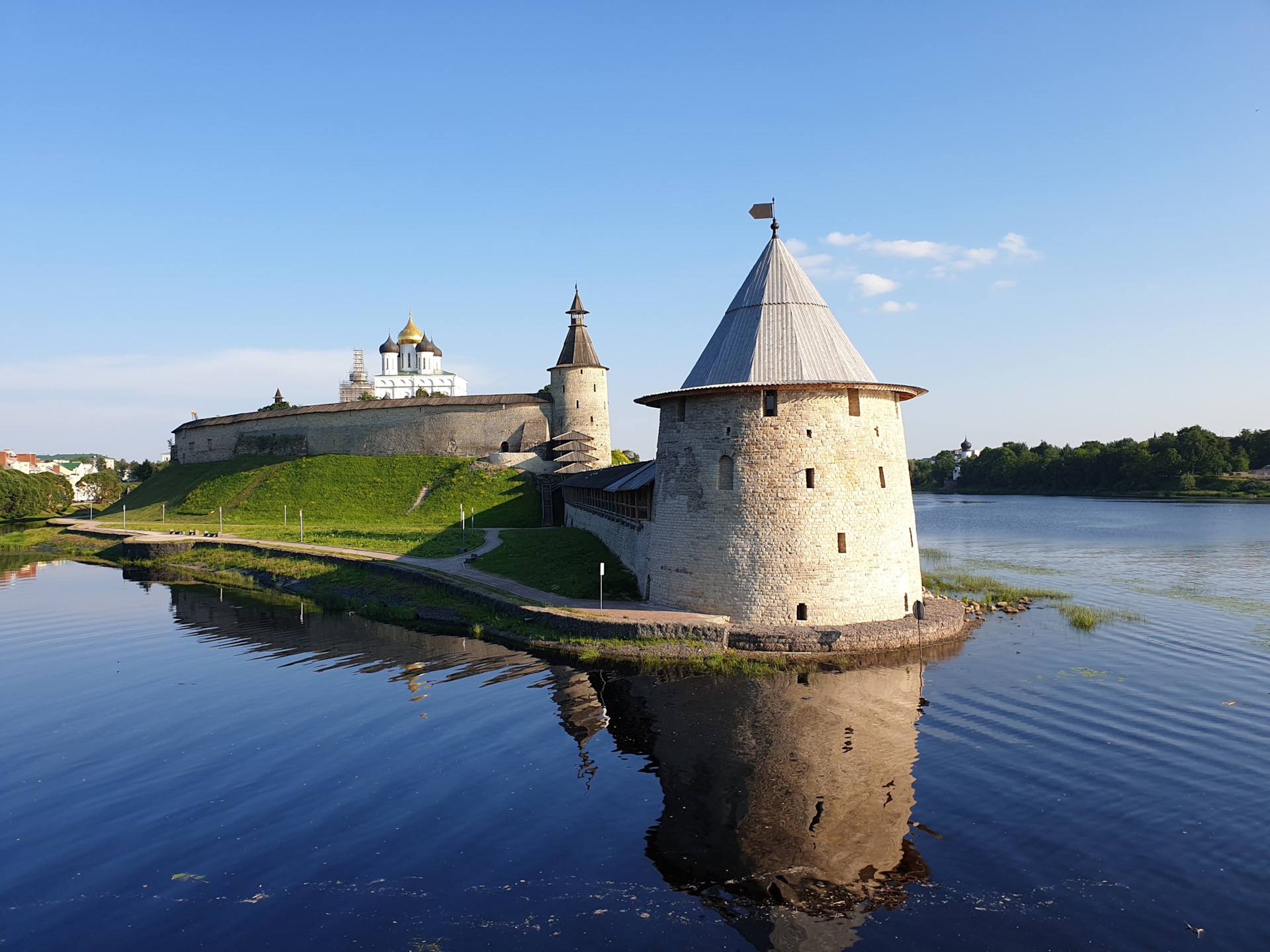 Видное-Великий Новгород-Псков-Урочище Лосковское-Великие Луки-Ржев-Видное.  День второй — Hyundai XG, 3 л, 2005 года | путешествие | DRIVE2