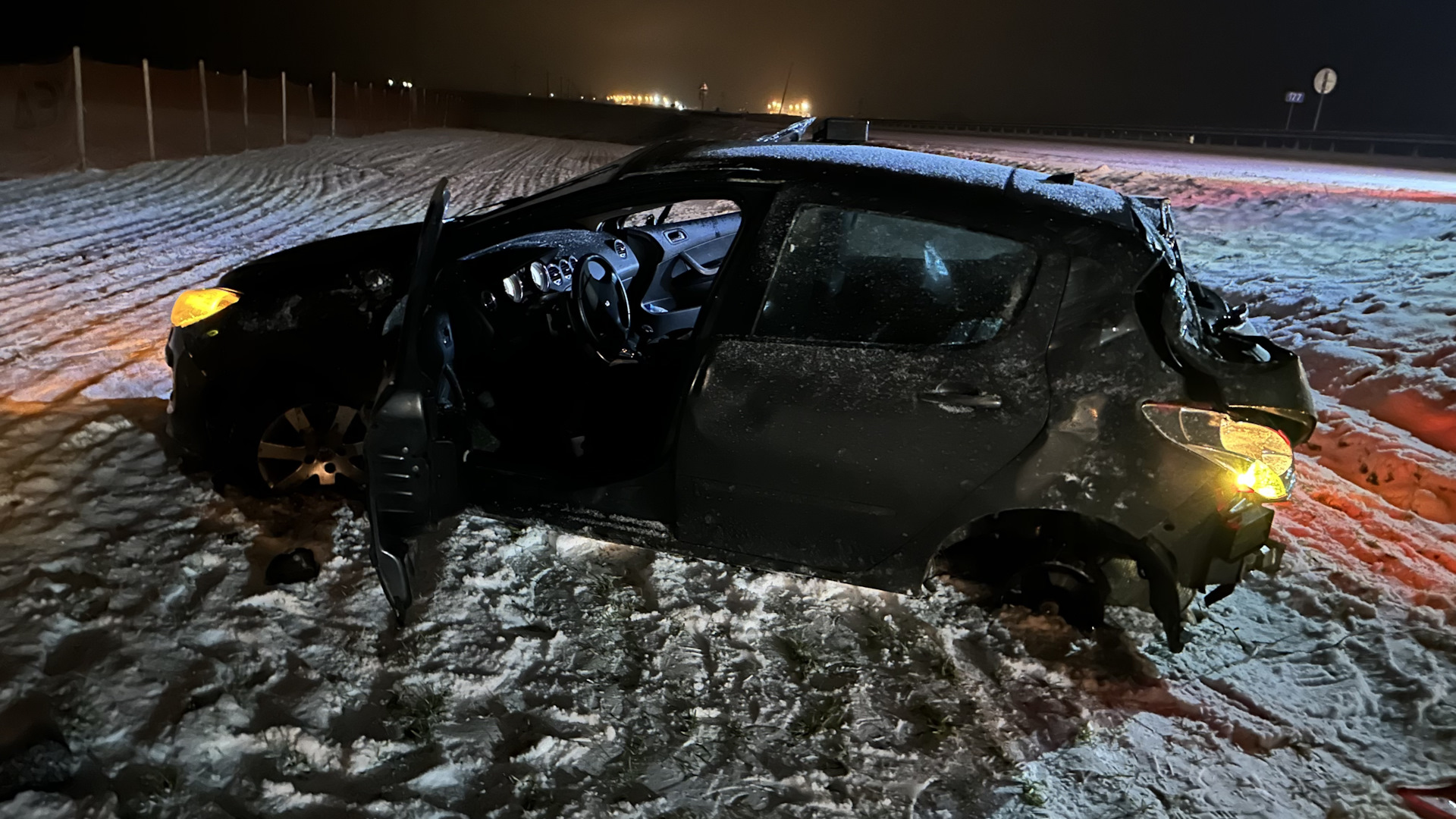 Машина в разборе. Список доступных запчастей (будет дополнен) — Peugeot 308  (1G), 1,6 л, 2010 года | ДТП | DRIVE2