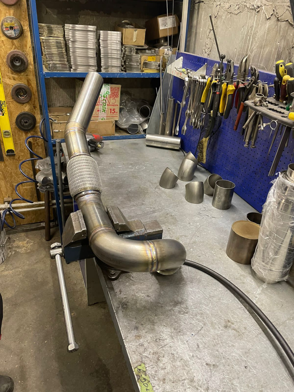 В процессе — Audi TTS (2G). Запчасти на фото: 1635Q1