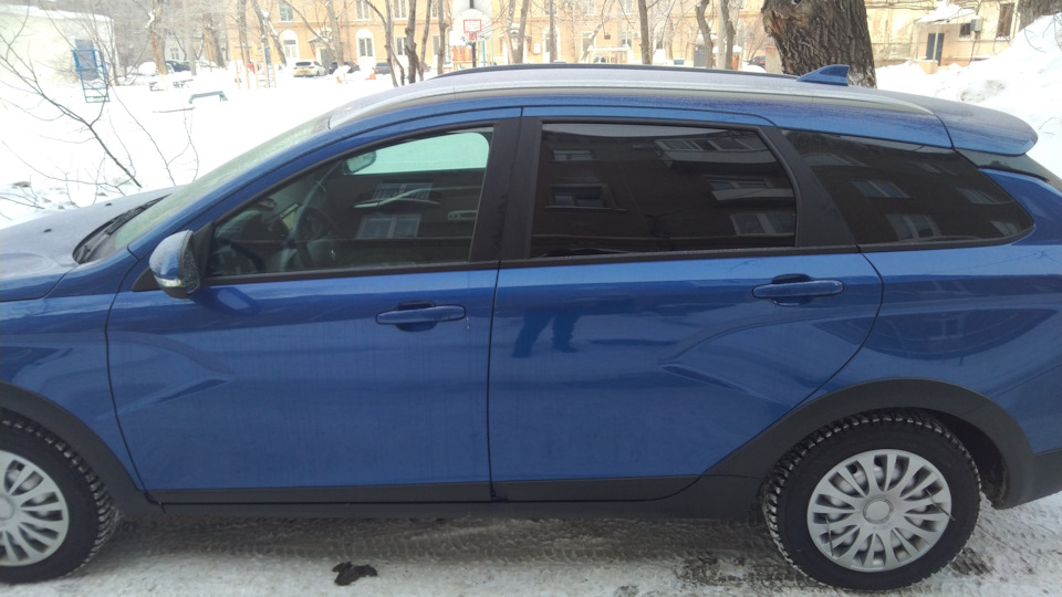 Пневмоопоры задней двери у кого как работает? — Lada Vesta SW Cross (1G ...