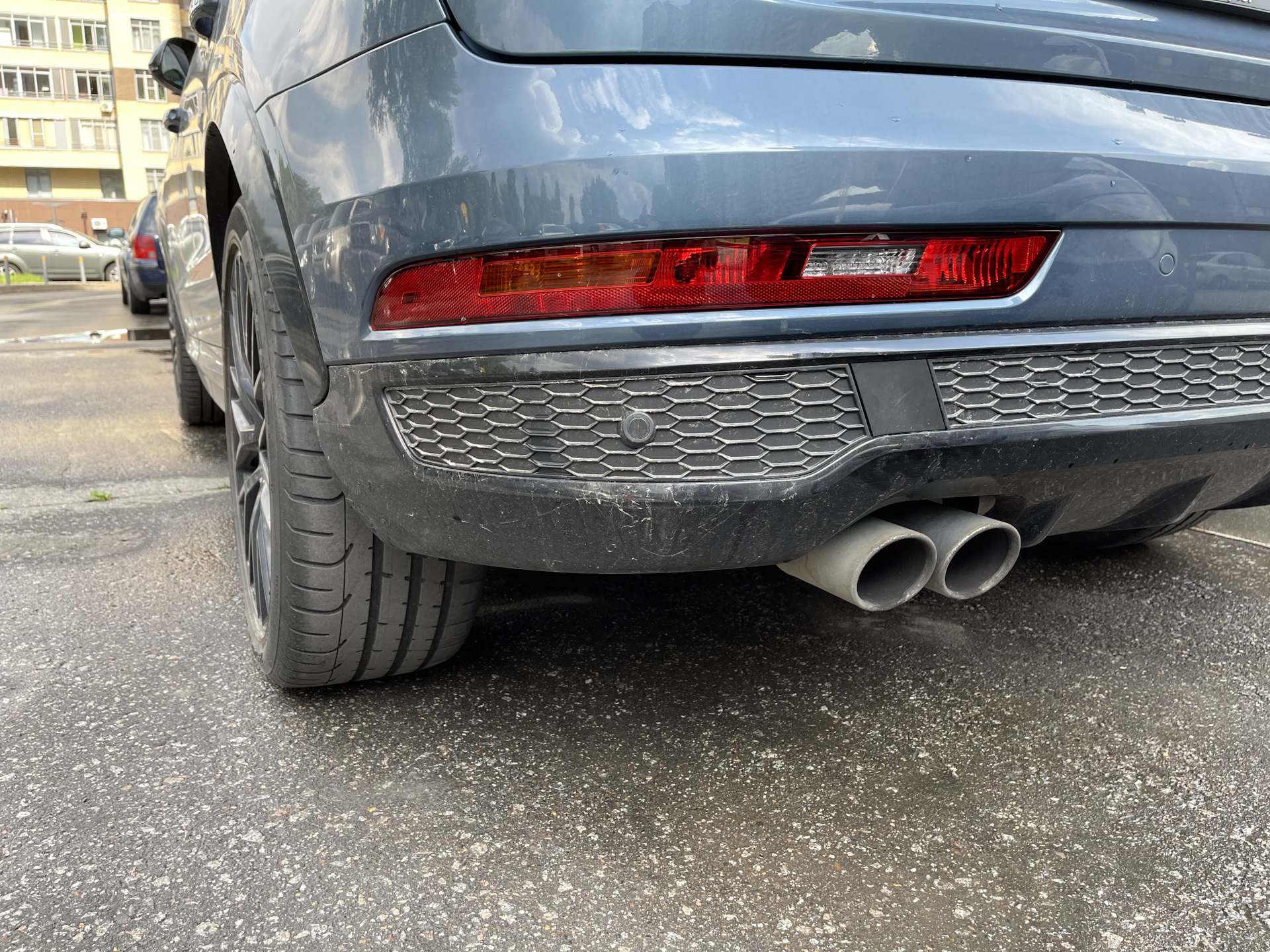 Замена треснувшего фонаря в заднем бампере — Audi Q3 (1G), 2 л, 2017 ...