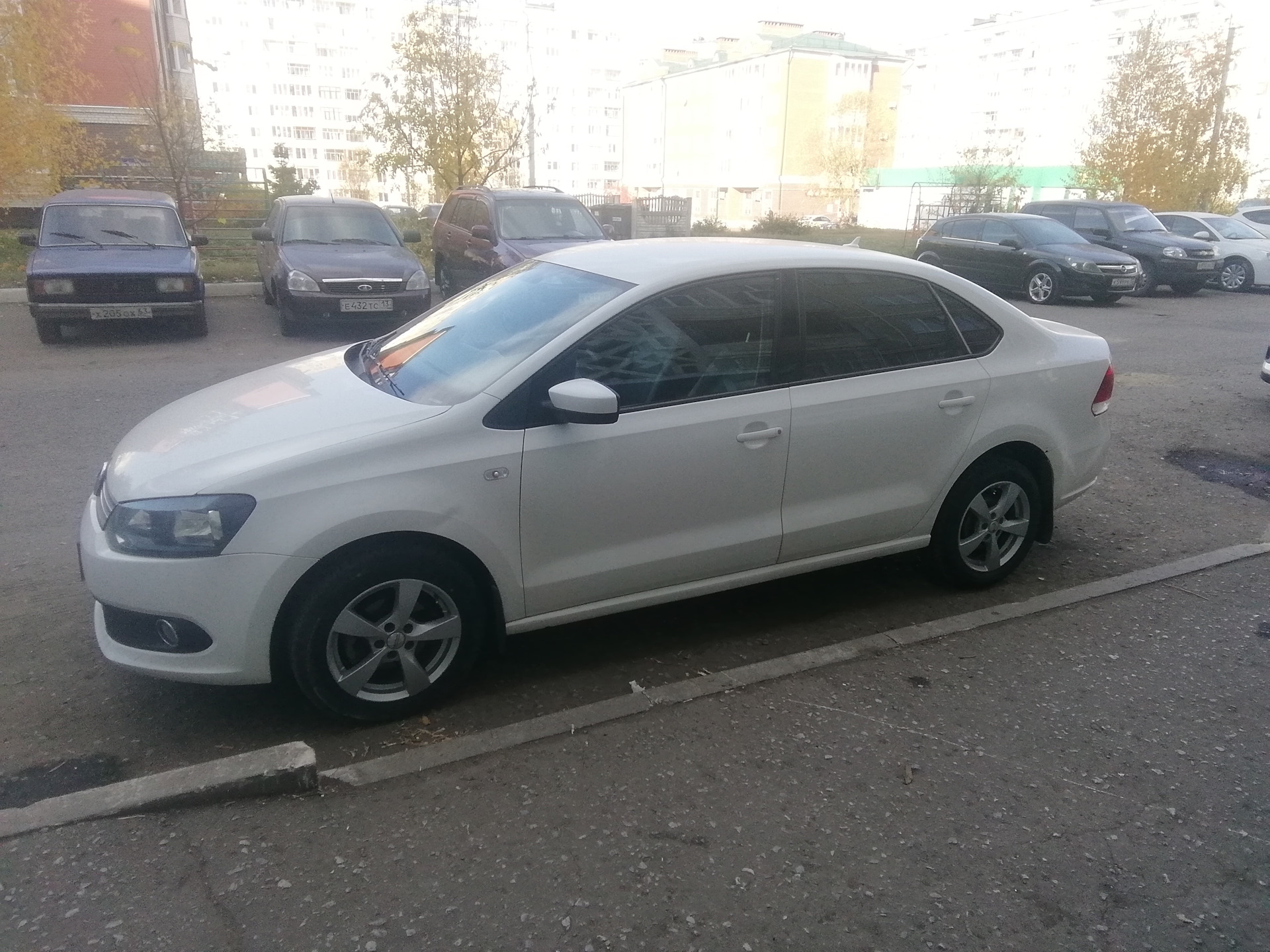 Плохой приём радио, сгнила антенна, поставил плавник — Volkswagen Polo  Sedan, 1,6 л, 2013 года | автозвук | DRIVE2