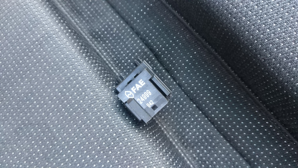 #36 Замена выключателя стоп-сигналов — BMW 3 series Touring (E46), 2 л ...