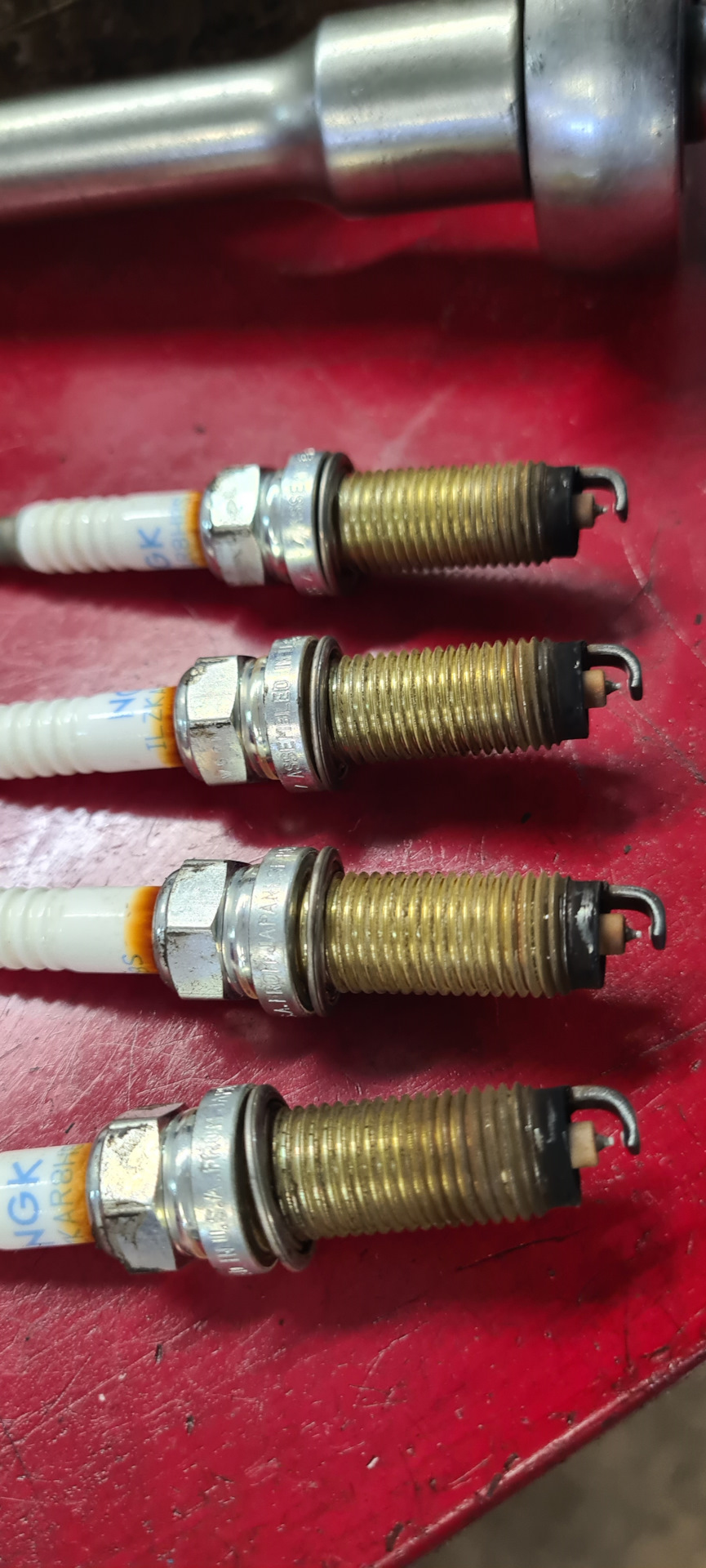 Замена иридиевых свеч фирмы DENSO — Honda Civic 4D (10G), 1,5 л, 2016 ...