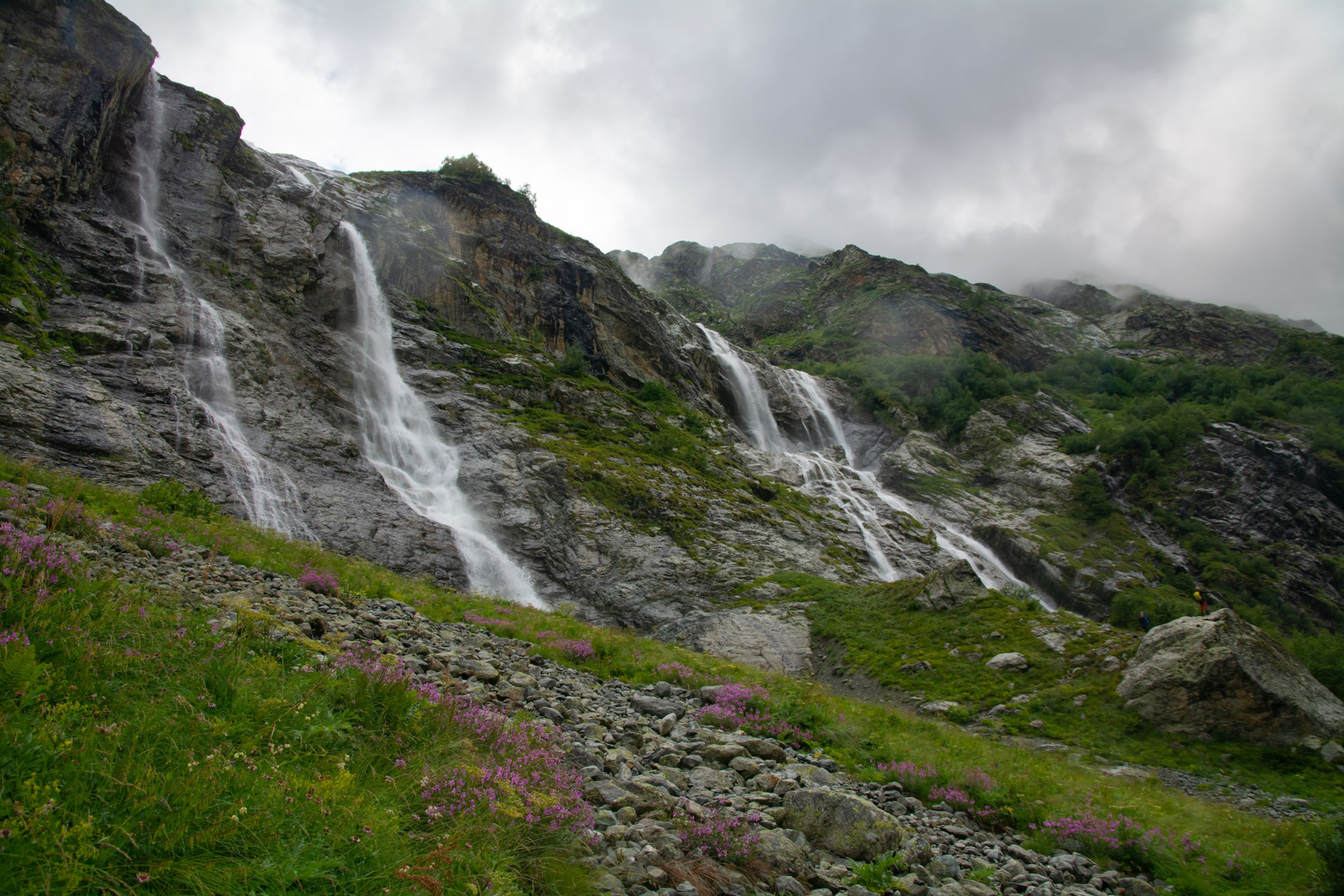 Осетия Софийские водопады