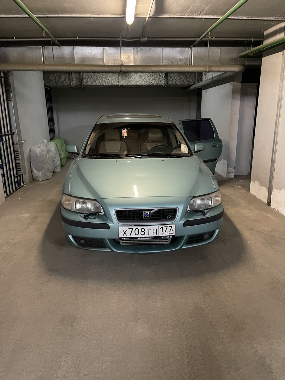 Фото в бортжурнале Volvo V70 R (2G)
