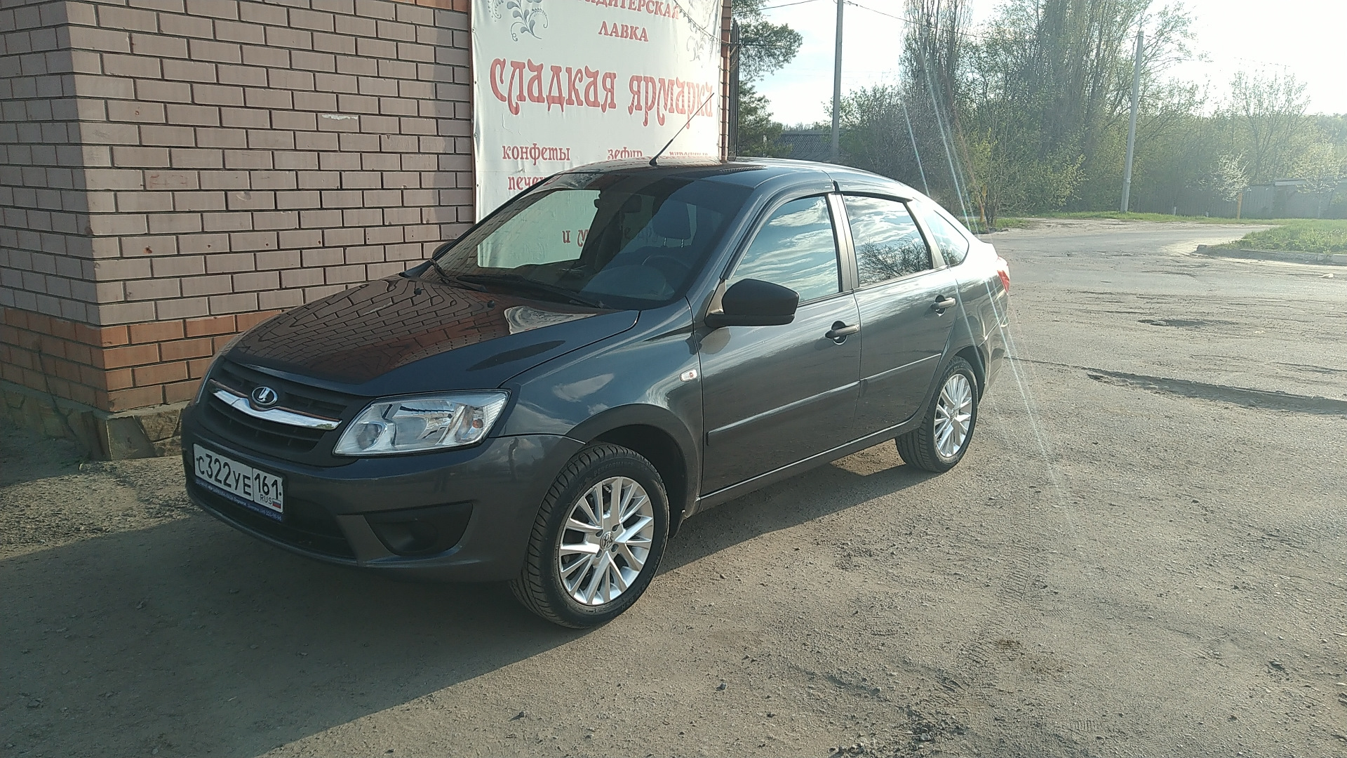 Камрики 15 — LADA Гранта лифтбек, 1,6 л., 2015 года | колёсные диски ...