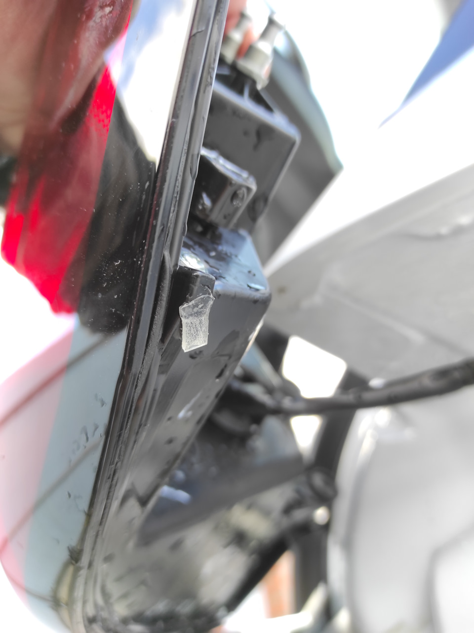 код краски chery tiggo 7 pro. 5 4 gZwtnEBnbFyqr4mup8YxBq0 960. код краски chery tiggo 7 pro фото. код краски chery tiggo 7 pro-5 4 gZwtnEBnbFyqr4mup8YxBq0 960. картинка код краски chery tiggo 7 pro. картинка 5 4 gZwtnEBnbFyqr4mup8YxBq0 960. Интересную особенность расцветки моего автомобиля, я заметил еще в салоне при покупке. Краска не металлик, я не увидел блестящих вкраплений, но в зависимости от освещения, машина бывает от лазурного (зеленого, именно по ЭПТС у меня цвет — зеленый) — до бирюзового цвета(ближе к светло голубому). И зависит это от погоды, стоит машина в тени или на солнце. Я подозреваю, что цвет краски меняется от количества ультрафиолета (т.е солнечных лучей). Вот такой фокус.)