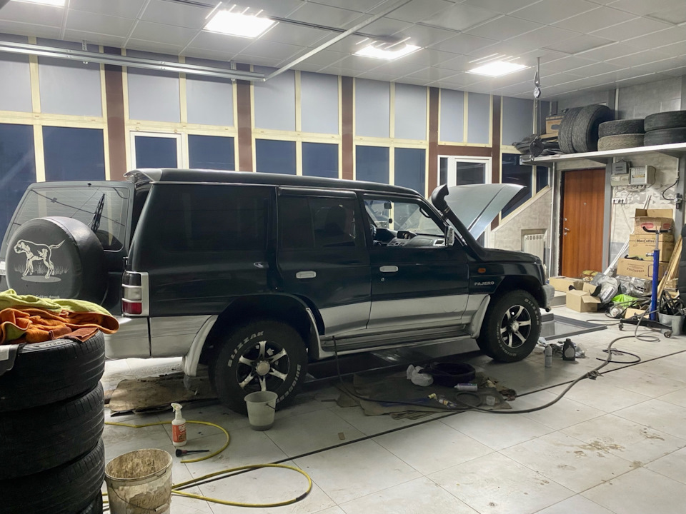 . — Mitsubishi Pajero (2G)