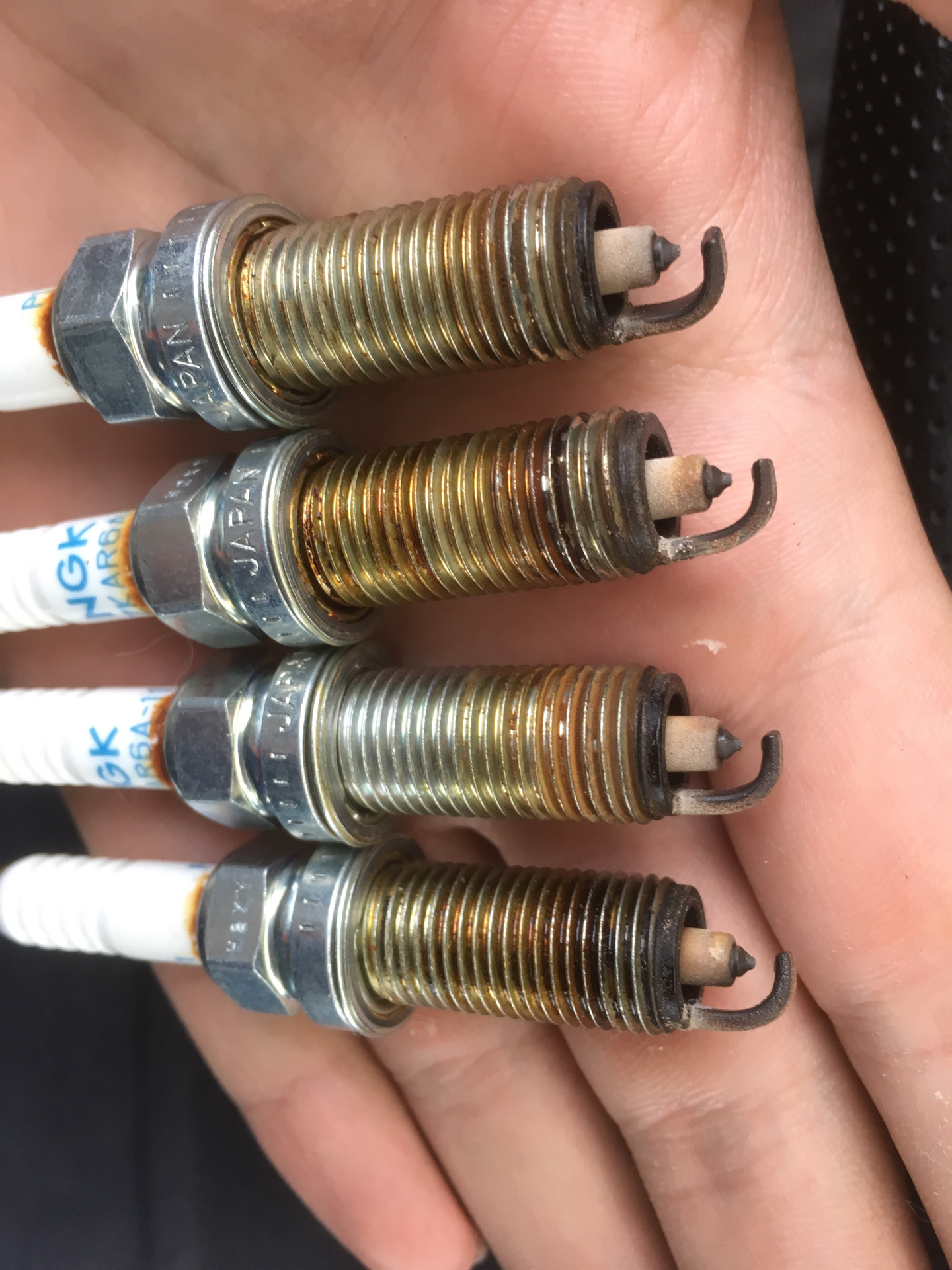 2288 ngk. С. Свечи bmw e34 m20b25. Свечи на м. С.