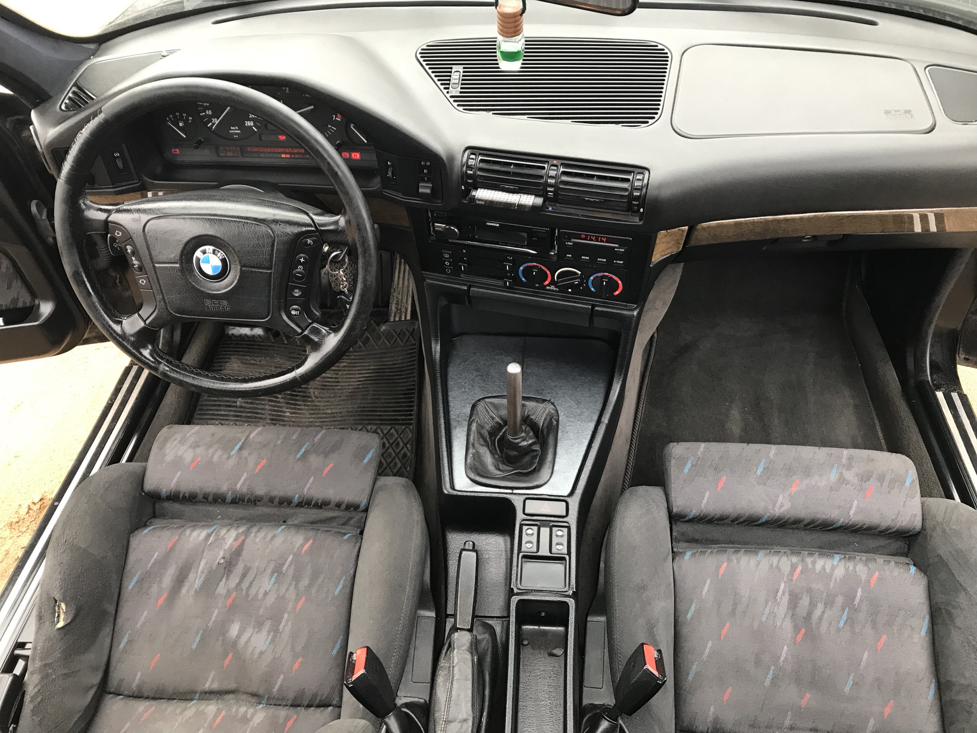 BMW 520i e34 салон