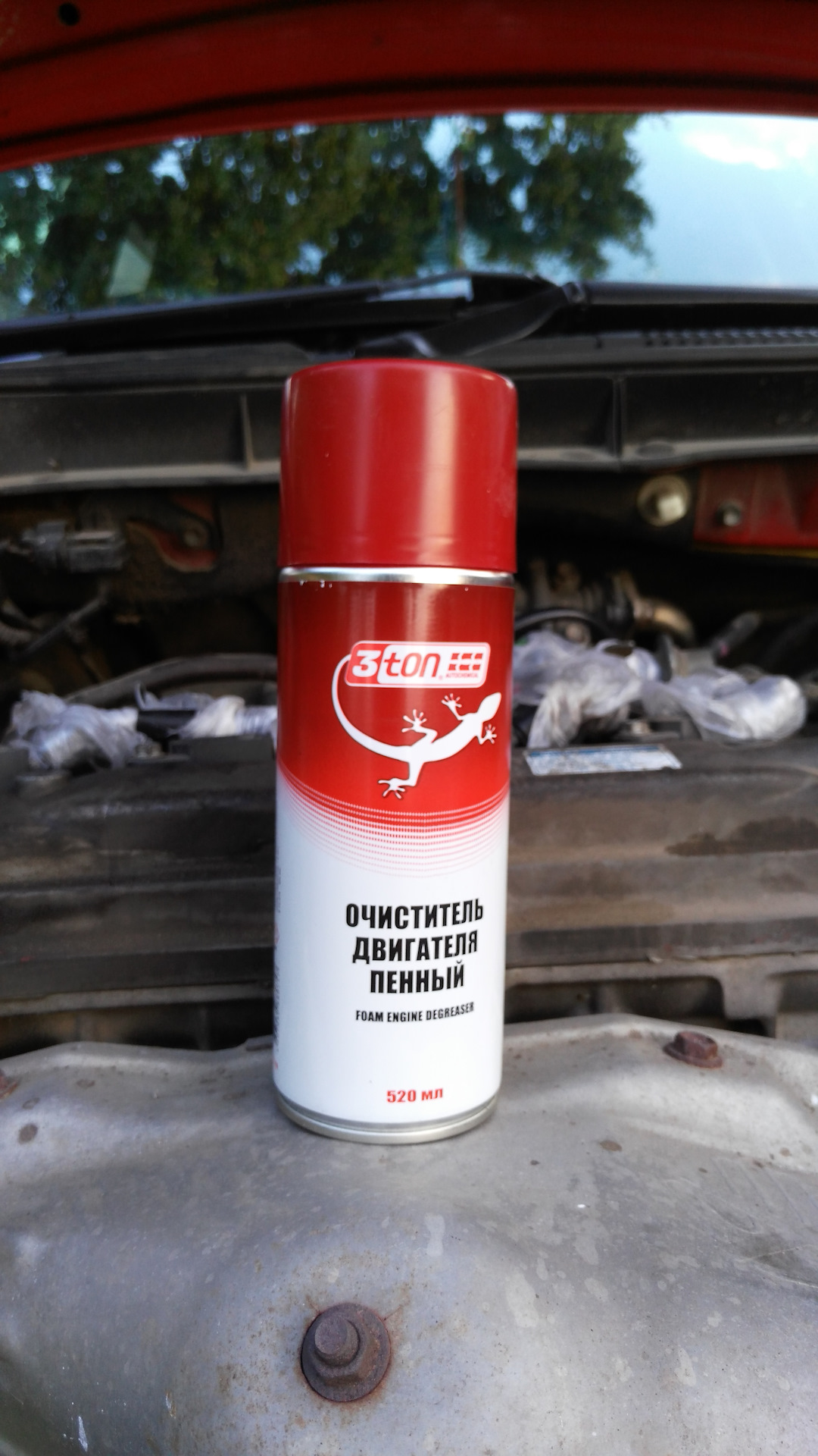 Мягкий очиститель двигателя hi-gear. Очиститель подкапотного пространства пенный. Очиститель подкапотного пространства. Очиститель подкапотного пространства от масла. Подкапотный очиститель.