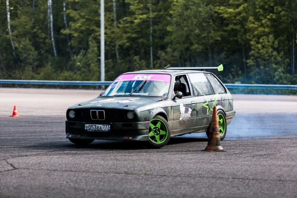 BMW e30 купе дрифт