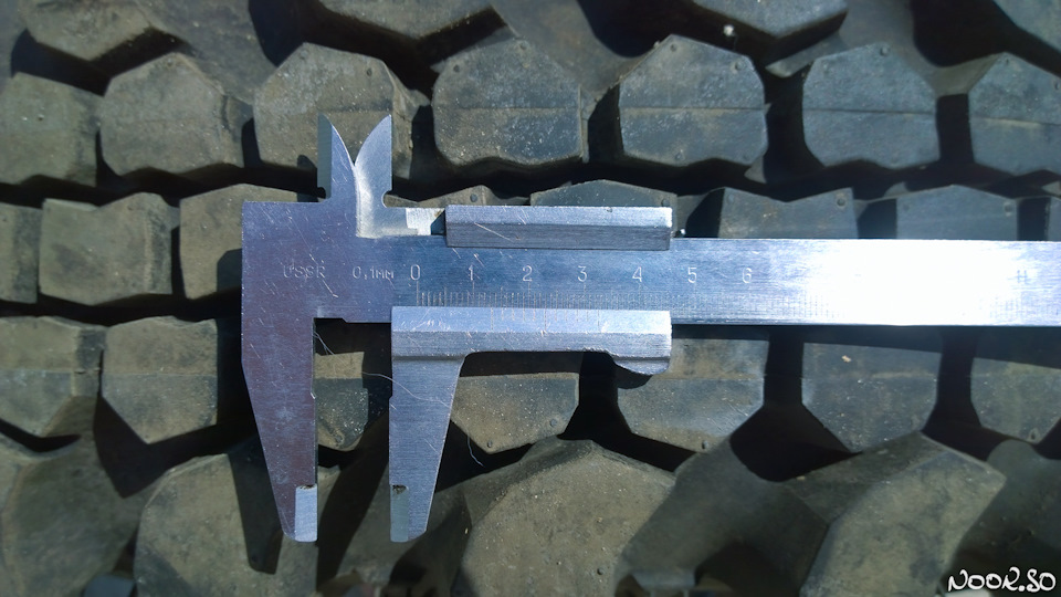 Для нивы simex extreme trekker. 5a208fes 960. Для нивы simex extreme trekker фото. Для нивы simex extreme trekker-5a208fes 960. картинка Для нивы simex extreme trekker. картинка 5a208fes 960. Пару месяцев назад я еще не определившись окончательно, что готов к 31" колесам купил Simex Extreme Trekker 29-7.5-16. В традиционном для нас метрическом размере это 195/80R16. Индекс нагрузки 98 указывает, что максимальная нагрузка на колесо может быть до 750кг, а максимальная скорость — 140км/ч о чем свидетельствует индекс N. Это, наверное, самые большие колеса, которые может переварить родная трансмиссия джимника. А еще это наверное самая маленькая шина Экстрим класса из именытых производителей. Следующие за ней уже начинаются от 31 дюйма.