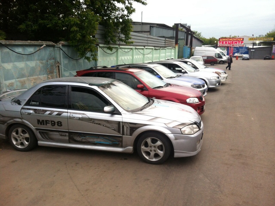 встреча маздоводов и покраска капота. — Mazda Familia (BJ), 2 л, 1999 ...