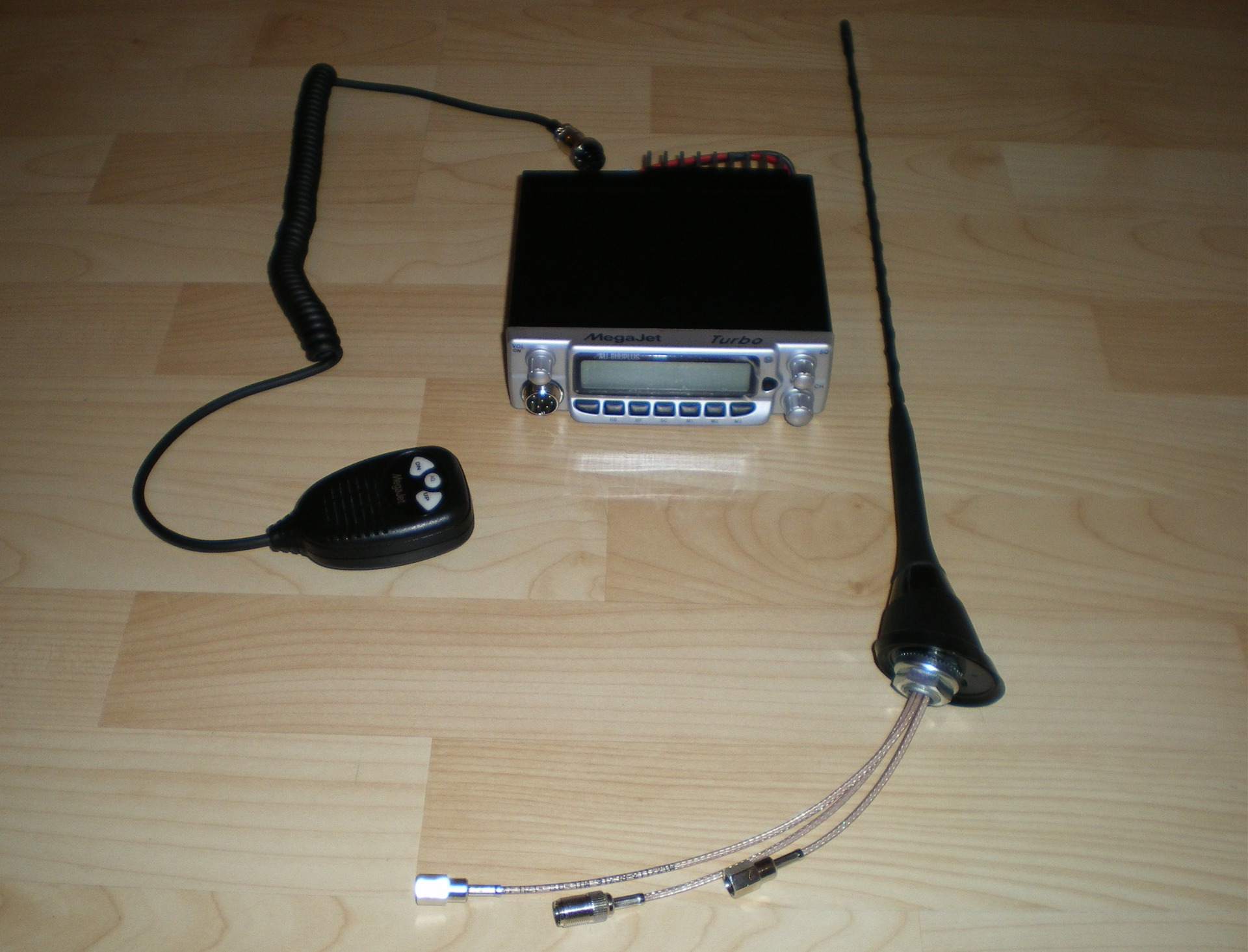 Как правильно подсоединить антенну от рации к автомагнитоле (с фото ...