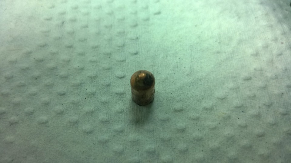 На глаз не сильно видно что контакт изношен. — Renault Logan (1G)