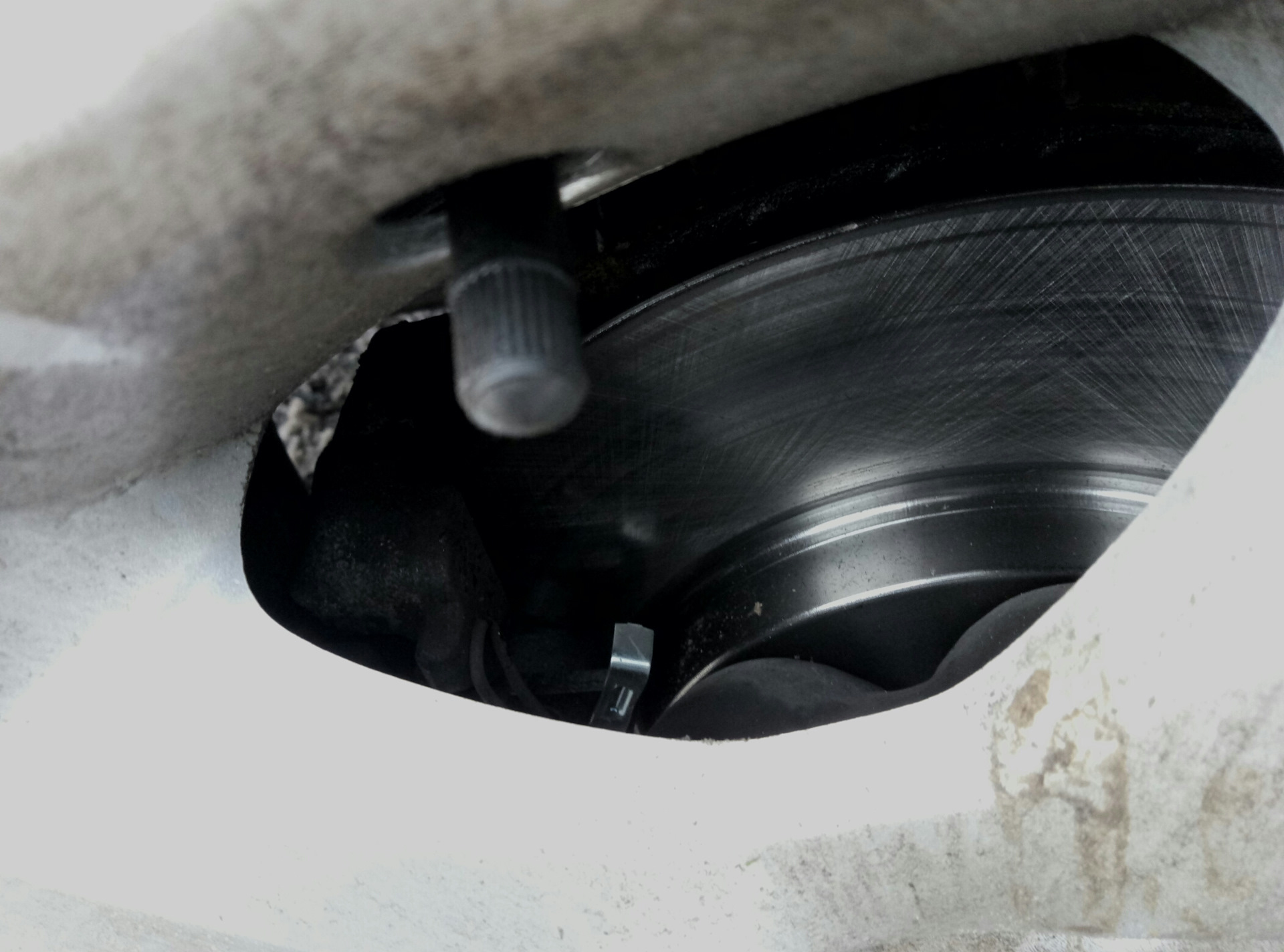 Новые тормозные колодки и диски — Opel Astra H GTC, 1,6 л, 2008 года ...