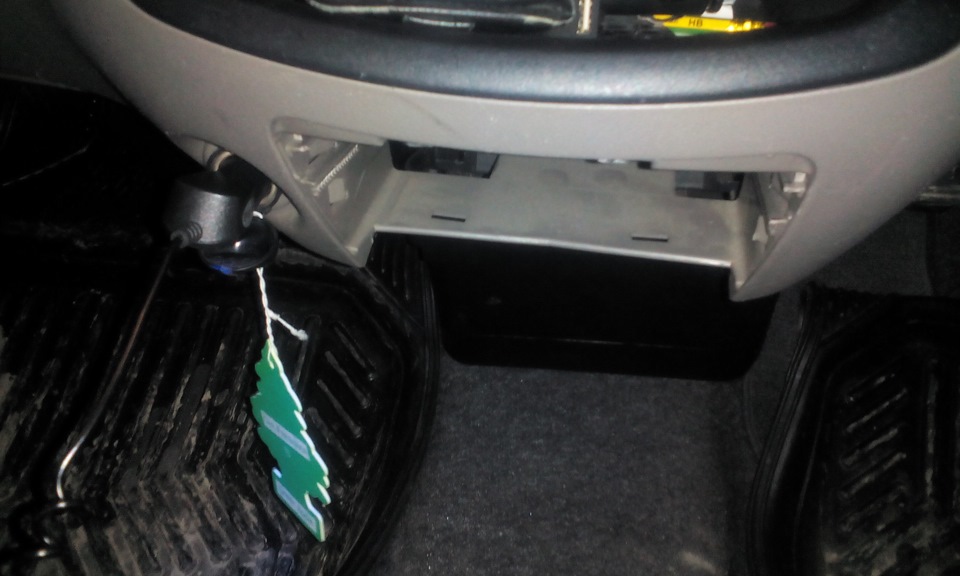 Как снимается штатная магнитола — Toyota Passo, 1 л, 2006 года ...