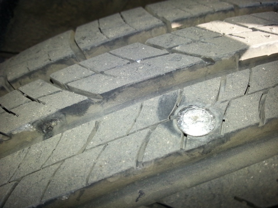 Пробило колесо саморезом — Toyota RAV4 (III), 2 л, 2008 года | визит на ...