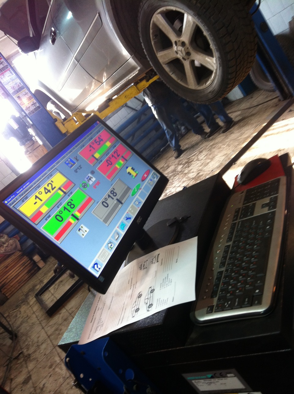 Поменяли косточки, рулевые наконечники и еще немного в подвеске ...