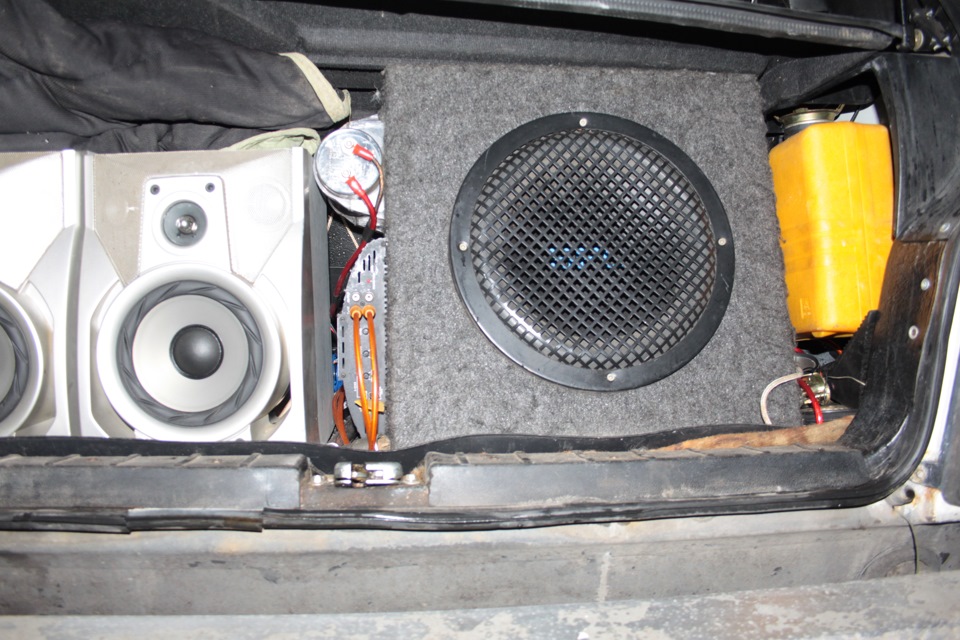 Продам Саб буфер — Lada 4x4 3D, 1,7 л, 1996 года | автозвук | DRIVE2