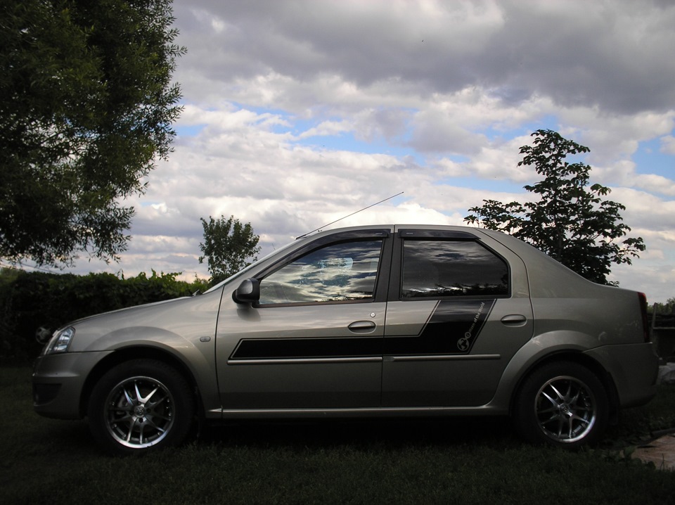 Рено логан 2010. Рено Логан 1 2010. Стайлинг Рено Логан 1. Рено Логан 2010г. Renault Logan 2010 хаки.