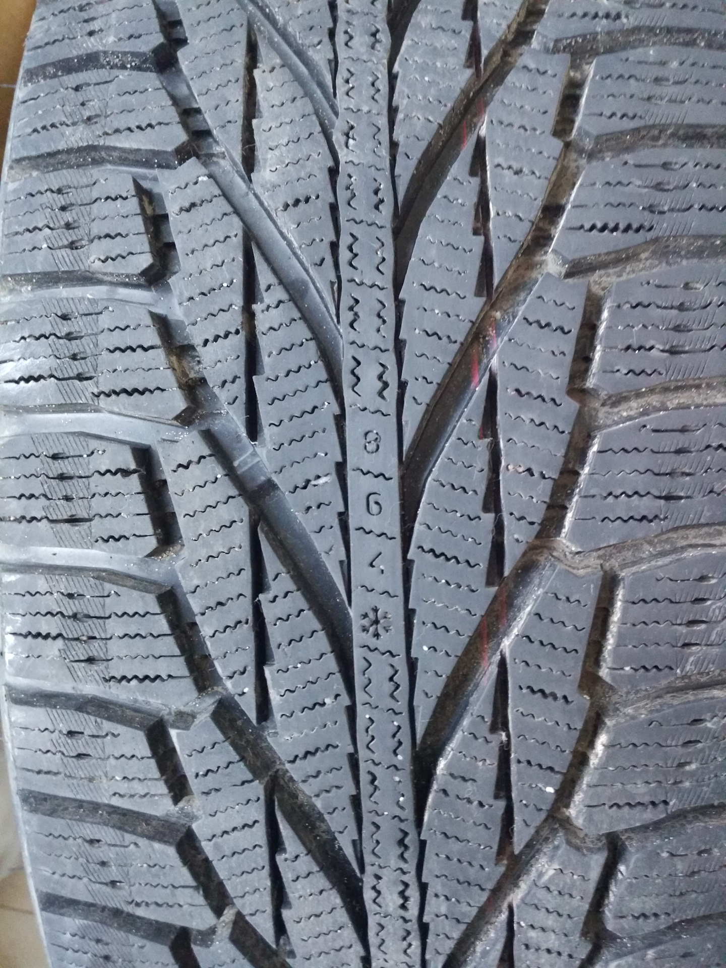 Hakkapeliitta r16. Nokian r2 SUV. Nokian Hakkapeliitta р3 износ. Hakkapeliitta r2 215 65 16. Индикатор износа шин Hakkapeliitta r2.