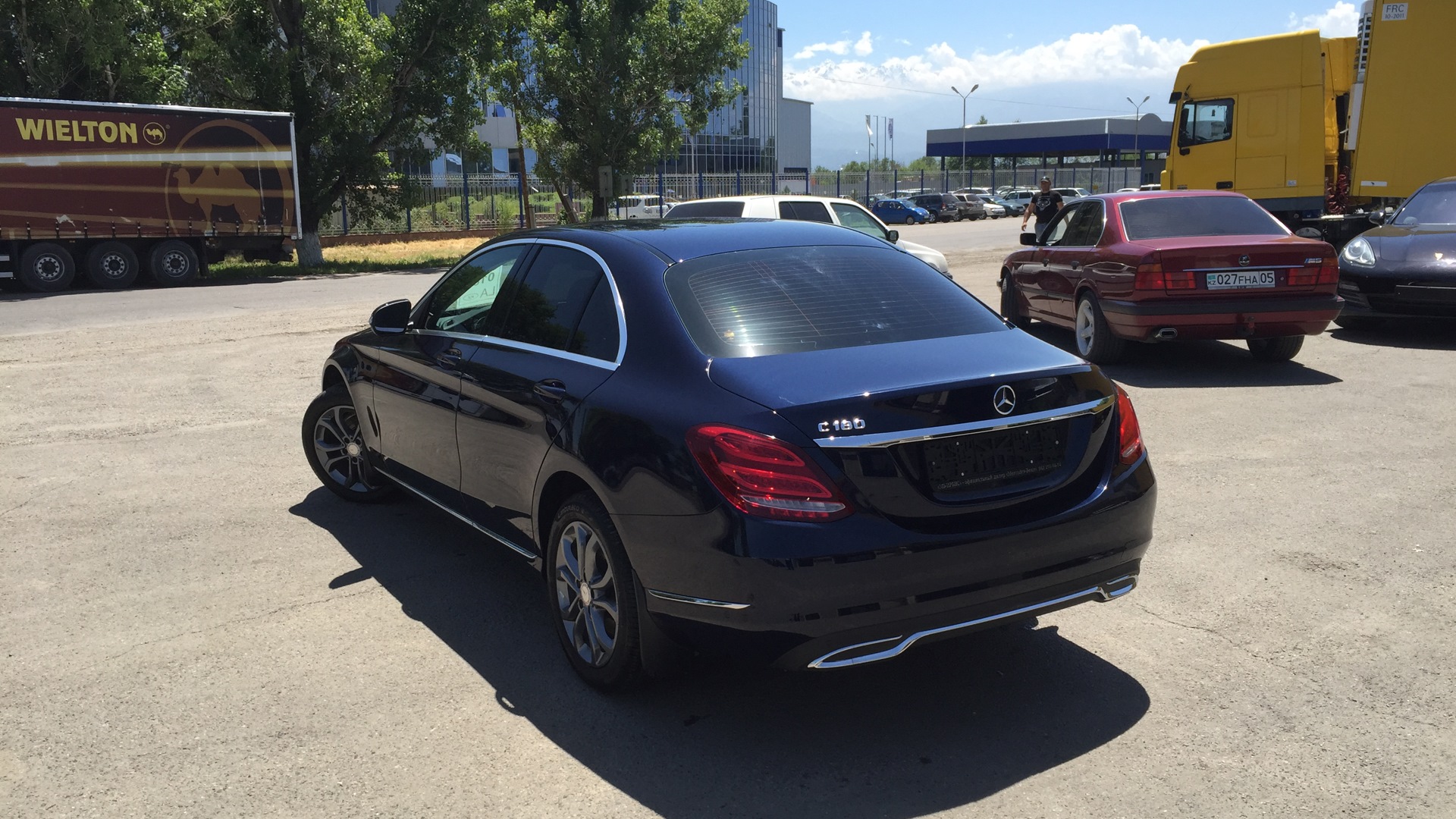 Mercedes-Benz C-class (W205) 1.6 бензиновый 2014 | Мини S класс на DRIVE2