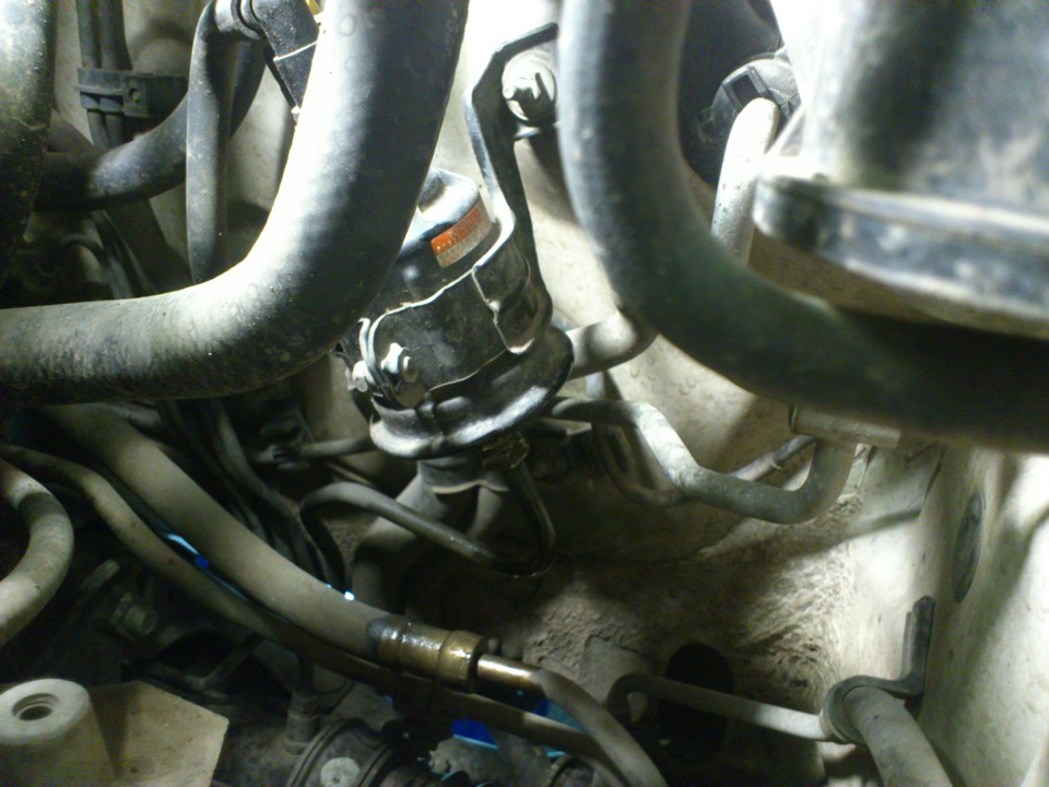 Топливный фильтр — Toyota Ipsum (10), 2 л, 2001 года | расходники | DRIVE2